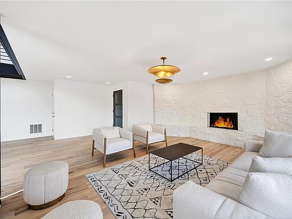 5th image of 5020 Vallo Vista Ct