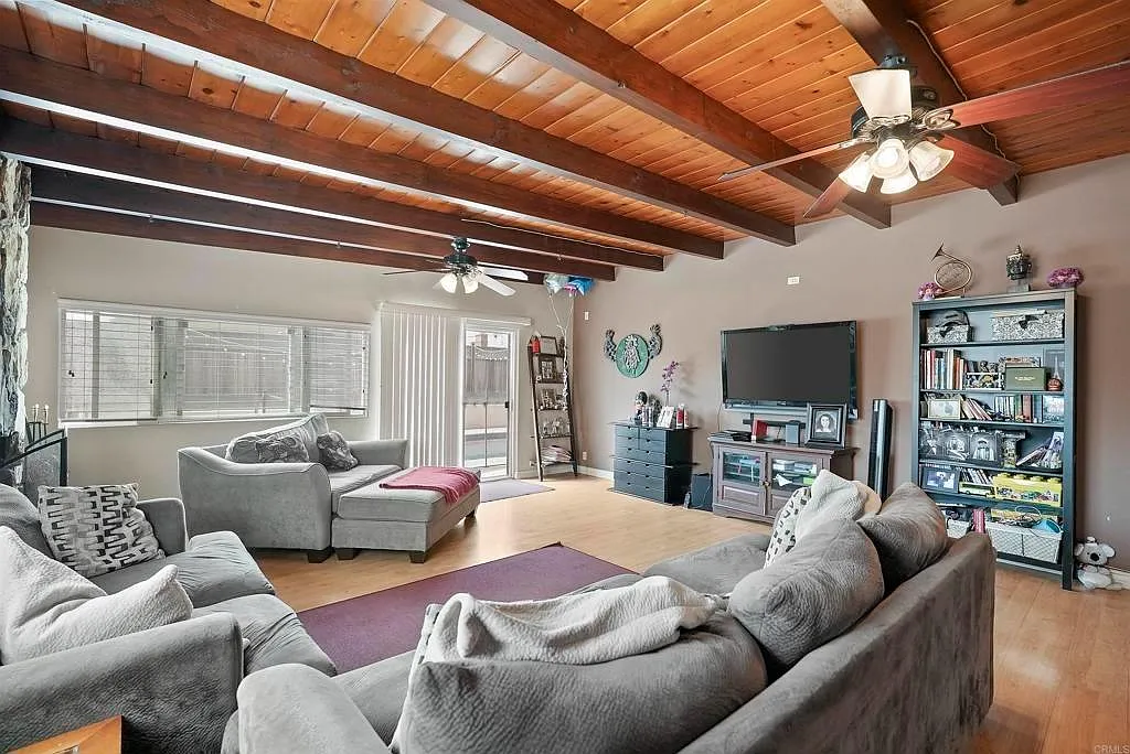 1611 Sombrero Way — Photo 3