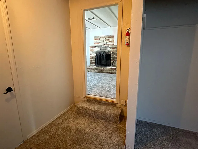 711 W Colt Dr — Photo 13