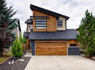 26 SW Walden Ct SE, Calgary, AB T2X 0N4
