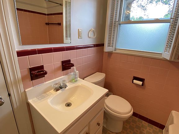 5th image of 2211 Wendell Ave