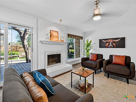 3rd image of 1118 Oaklands Dr