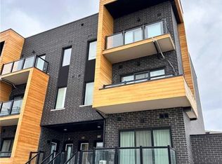 1145 Journeyman Ln #244, Mississauga, ON L5J 0B5