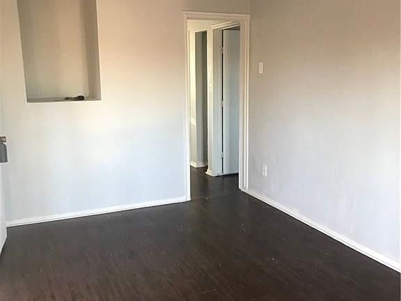 3rd image of 804 Lakeshore Blvd