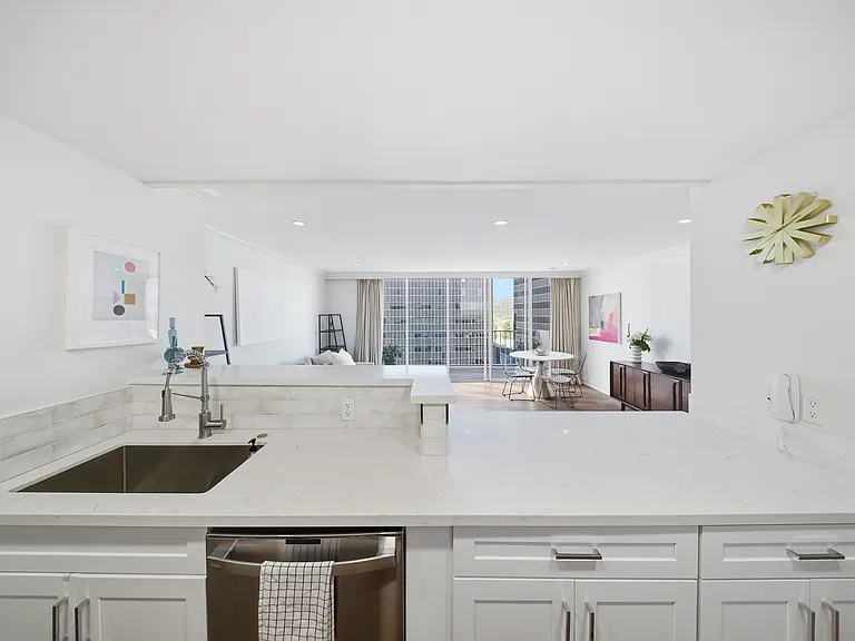 2160 Century Park E #910 — Photo 8