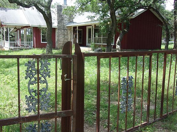 3rd image of 702 Cottonwood Creek Dr
