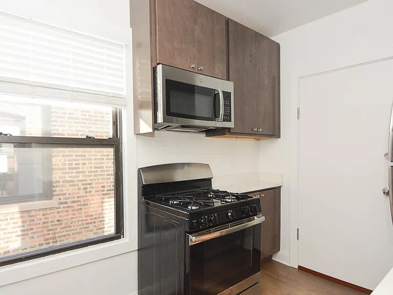 2641 N Spaulding Ave #E4 — Photo 4