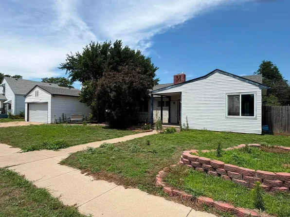 706 E 7th St, Kinsley, KS 67547