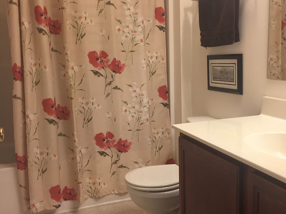 1st image of 128 Willow Oak Blvd