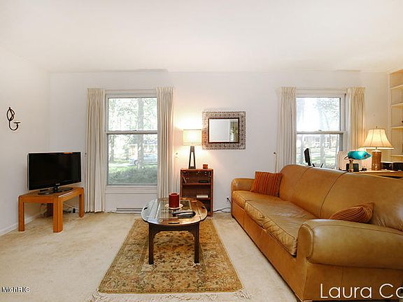 5th image of 7498 Sheffield Dr SE
