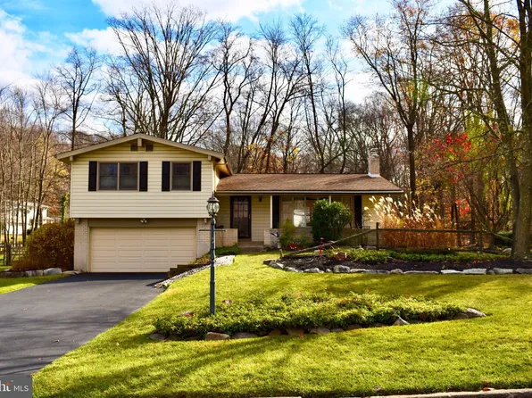 2565 Martin Rd, Willow Grove, PA 19090