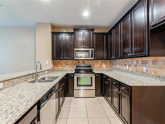 4th image of 216 Stardale Ln