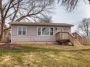 5915 SW 3rd St, Des Moines, IA 50315