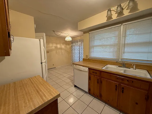 810 W Vandalia Rd — Photo 5
