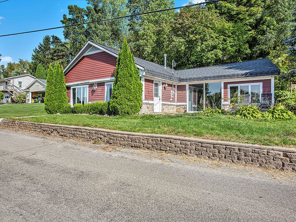 1st image of 3854 Causeway Dr NE