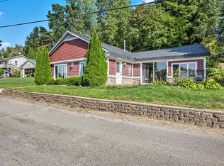 3854 Causeway Dr NE, Lowell, MI 49331