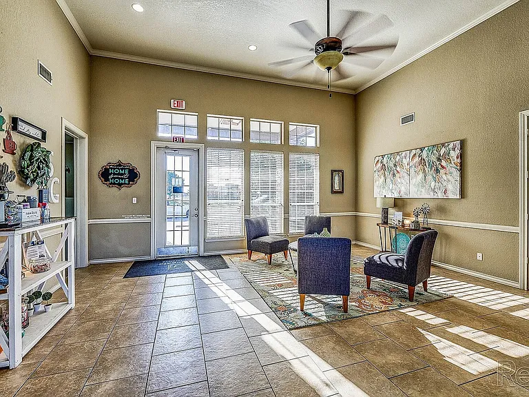 Leasing Office