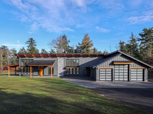 1160 Kilmorley Rd, Comox, BC V9M 4C4