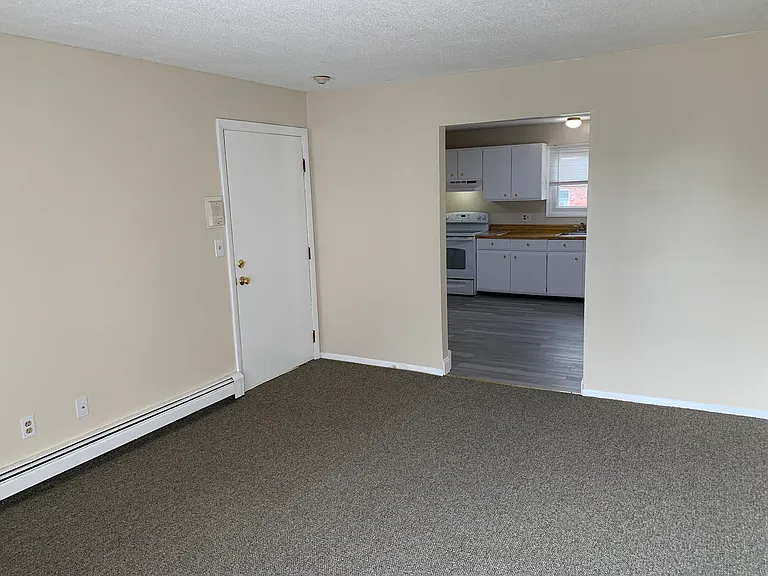 22 Roy St #6 — Photo 4