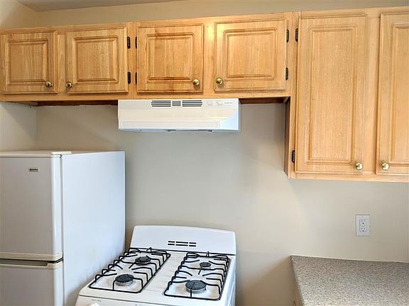 4th image of 48 Bishop Allen Dr APT 2R