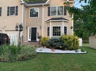 56 Remsen Ave, Avenel, NJ 07001