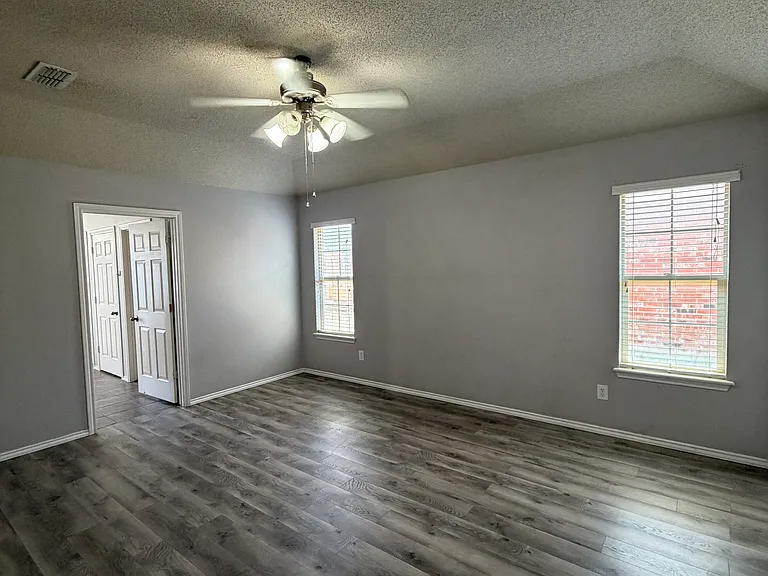 1001 Pontiac Ave — Photo 13