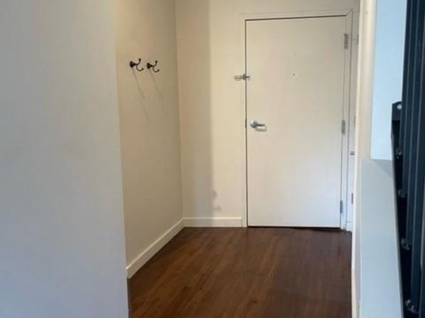 110 E Allegan St