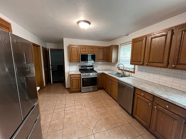 6415 Tramore Ln — Photo 3