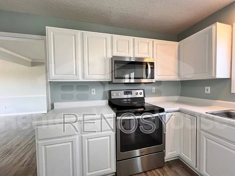1709 NE Sherman Ct — Photo 8