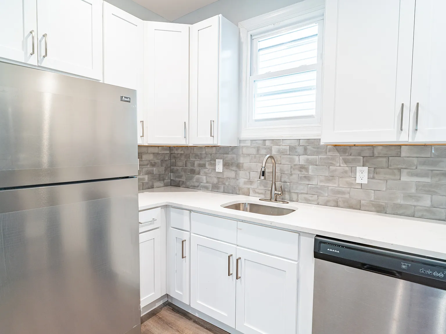 135 Fabyan Pl — Photo 4