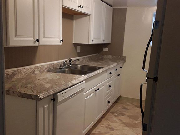 Kitchen with dishwasher