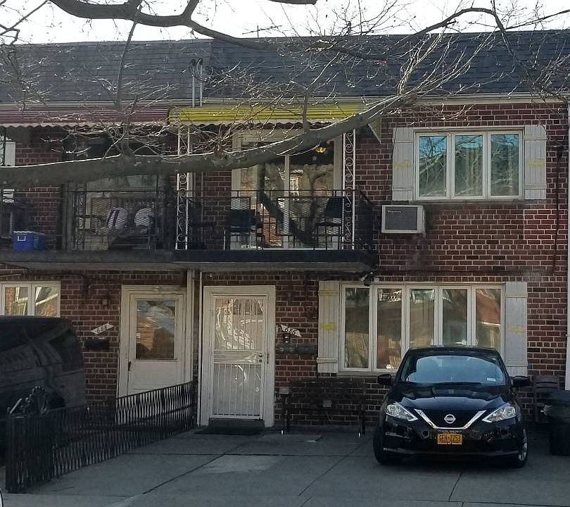2nd image of 686 E 78th St