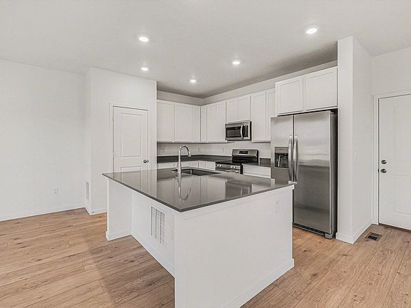 5th image of 6860 Juniper Dr