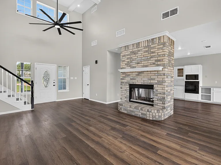 1810 Mesa Oaks Cir — Photo 12