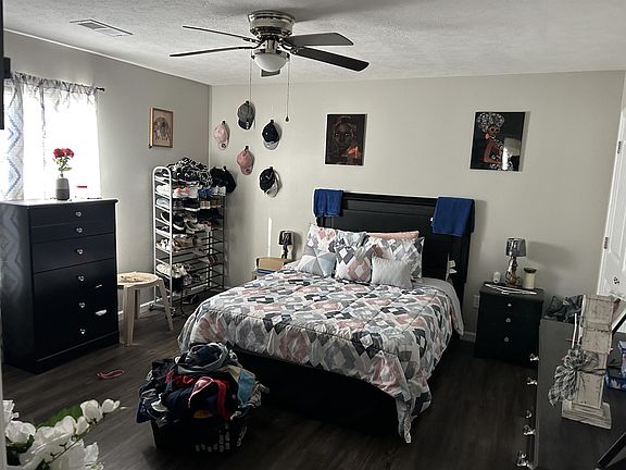 4th image of 528 Cherry St