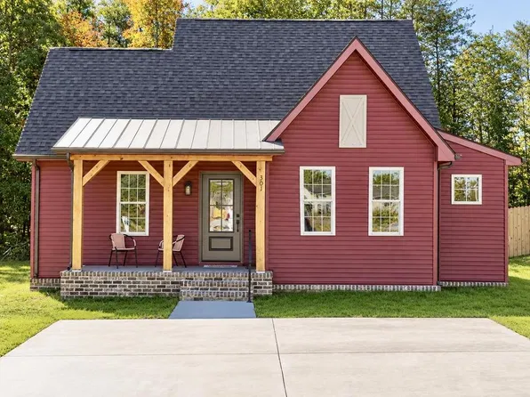 301 Zion Dr, Farmville, VA 23901