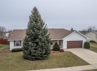 1756 Lemon Ln, De Pere, WI 54115