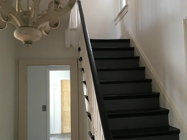 Valley Pl — Photo 4