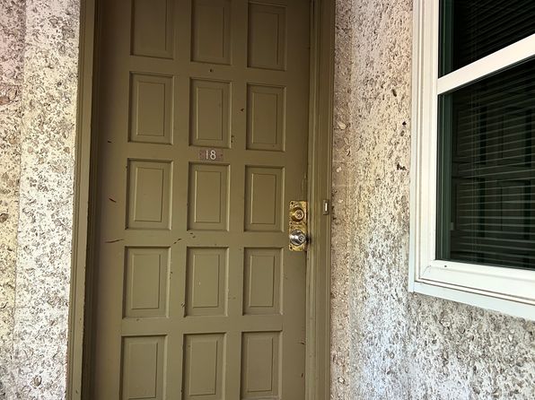 400 William Hilton Pkwy APT 18