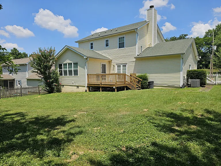 605 Waterford Dr — Photo 14