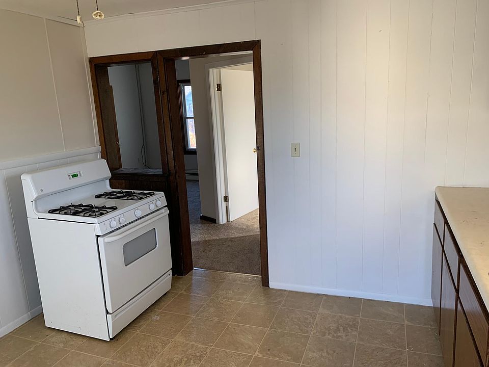 62 Lincoln St Enfield, CT Zillow