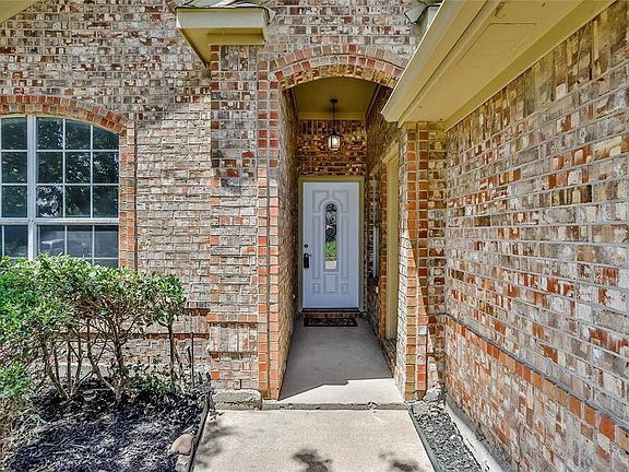 2nd image of 6506 Fairglen Dr