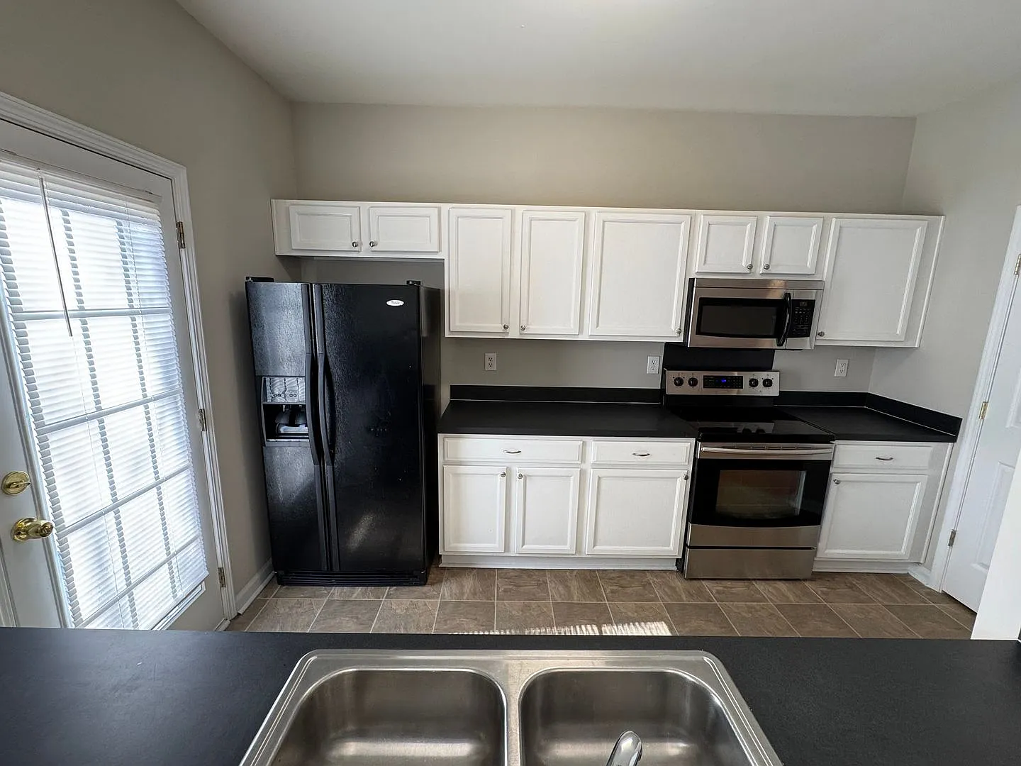 2152 Whispering Way — Photo 4