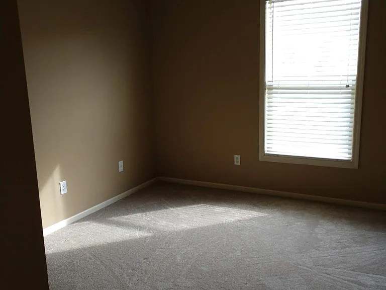 1921 Beechmont Dr — Photo 14