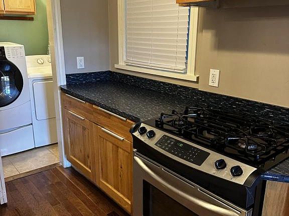3rd image of 1023 S 1st St