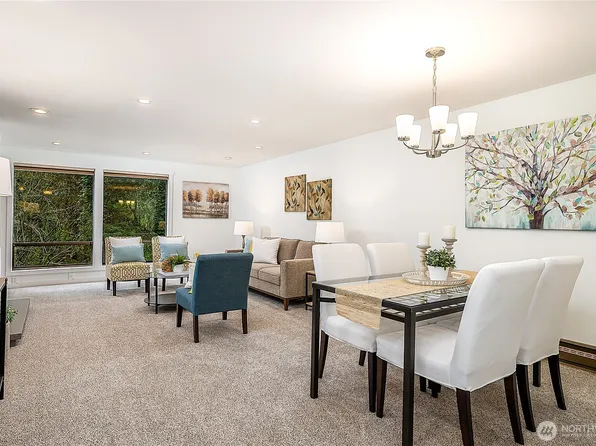 19123 Ballinger Way NE #5-202, Lake Forest Park, WA 98155