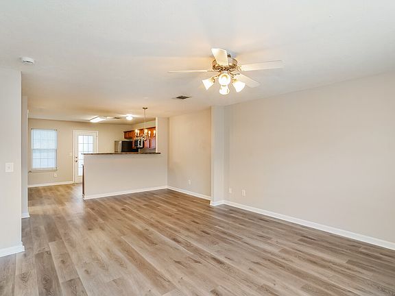 4th image of 8028 Logan Dr