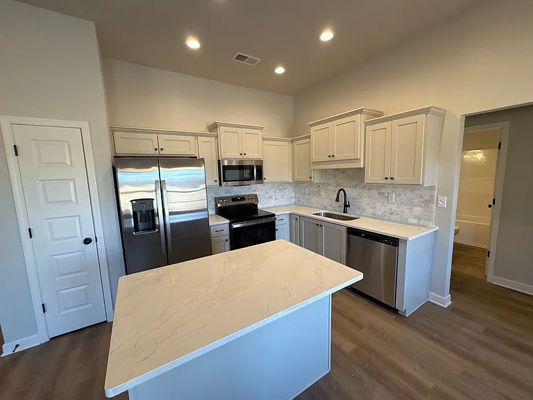 8712 Clark Ave — Photo 3