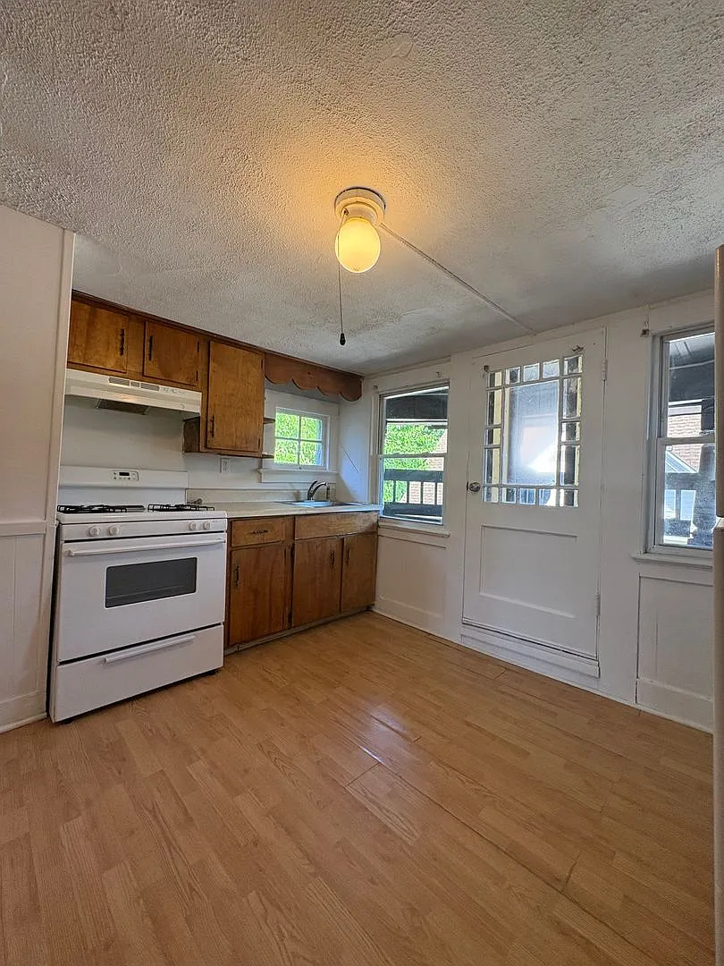 51 Griswold St - Blue Pod — Photo 2