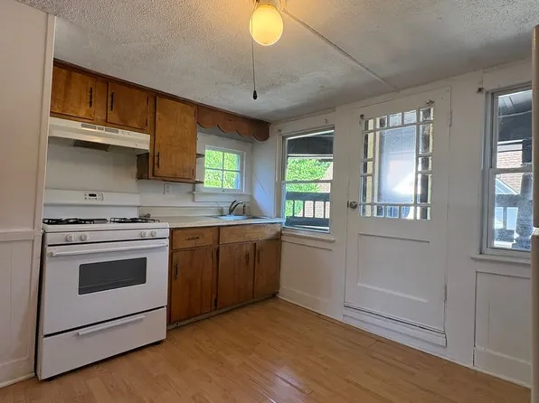 51 Griswold St, 51 Griswold St #5, Meriden, CT 06450